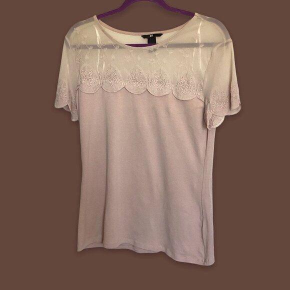H&M NWOT Dressy Tee Sheer Scalloped Chiffon Yoke and Sleeves Size Large in Taupe - Picture 1 of 5